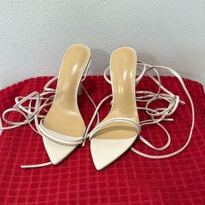 Tony Bianco Millie Sandal in Vanilla Snake Size 5.